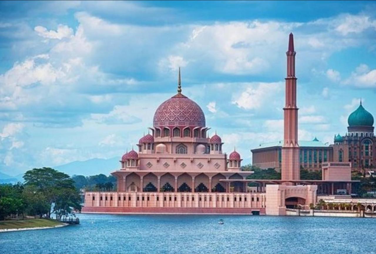 Conezion Residence Putrajaya Nearby Ioi City Mall Екстериор снимка